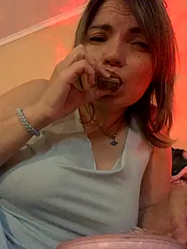 Snapshot of Ella_Pearlie chatting on September 10, 7:36 pm Ella Pearlie online show from September 10, 7:36 pm