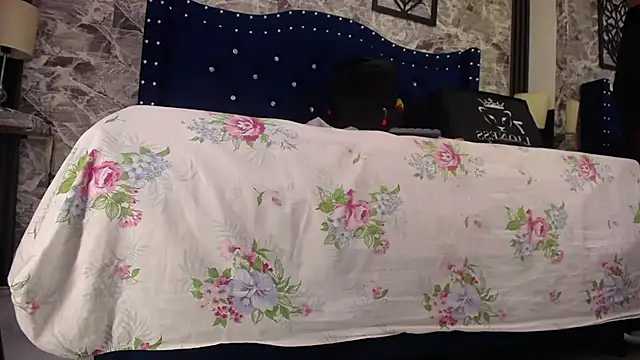 Snapshot of miha_sex91 chatting on December 2, 11:37 am miha sex91 online show from December 2, 11:37 am