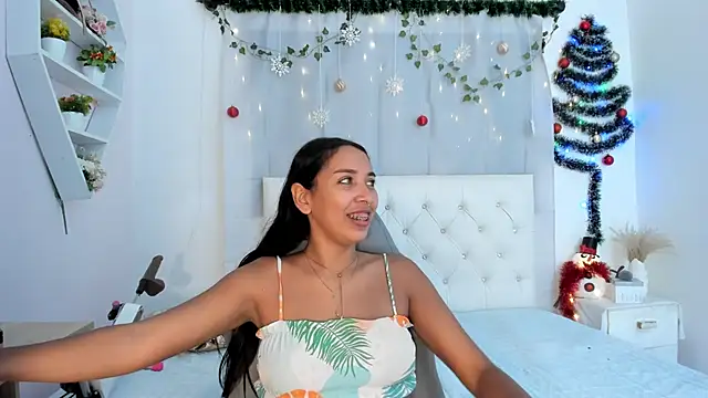 Emma lorense22 online show from December 18, 7:53 pm