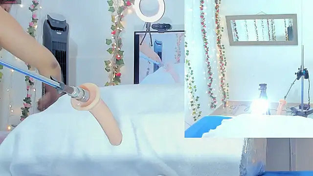 Snapshot of Genesis_Love__ chatting on October 1, 9:26 am Genesis Love   online show from October 1, 9:26 am