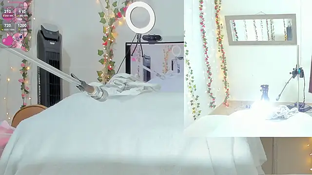 Snapshot of Genesis_Love__ chatting on October 2, 9:27 am Genesis Love   online show from October 2, 9:27 am