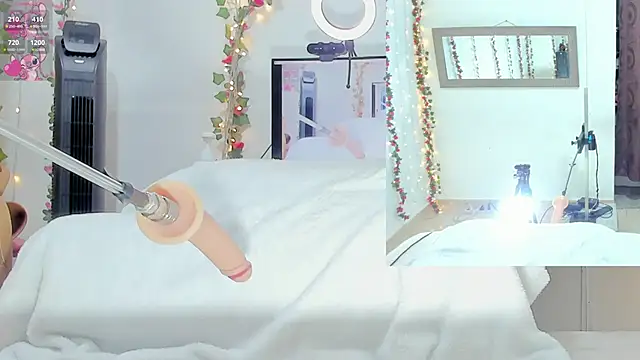 Snapshot of Genesis_Love__ chatting on October 6, 9:29 am Genesis Love   online show from October 6, 9:29 am