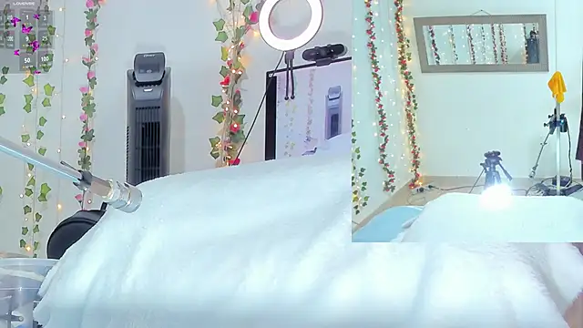 Snapshot of Genesis_Love__ chatting on October 28, 9:24 am Genesis Love   online show from October 28, 9:24 am