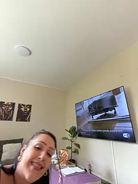 latinaesp online show from June 3, 11:13 am