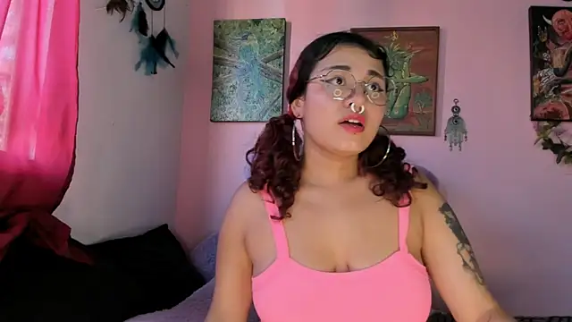Maddy Jhonsson online show from June 24, 9:47 pm