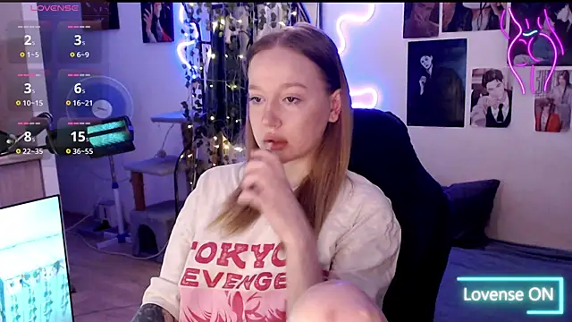 lissallor  online show from February 28, 4:32 am