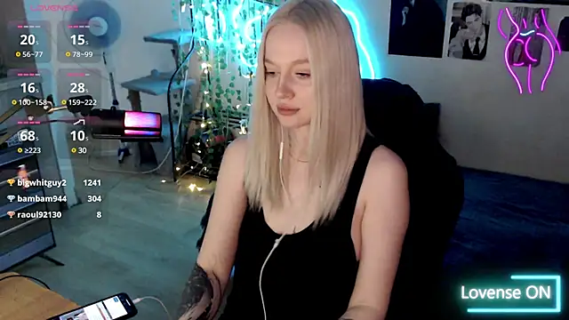 lissallor  online show from March 20, 10:07 pm