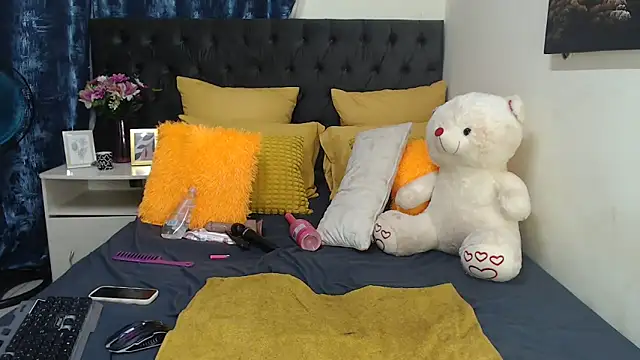 Snapshot of TheDramadoll chatting on September 17, 8:10 pm TheDramadoll online show from September 17, 8:10 pm