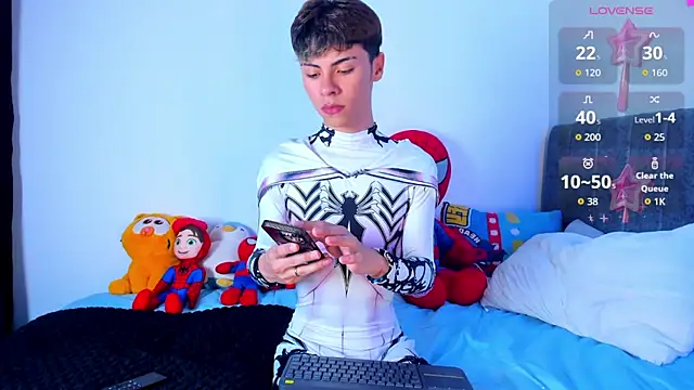 callum 77 online show from December 4, 9:23 pm