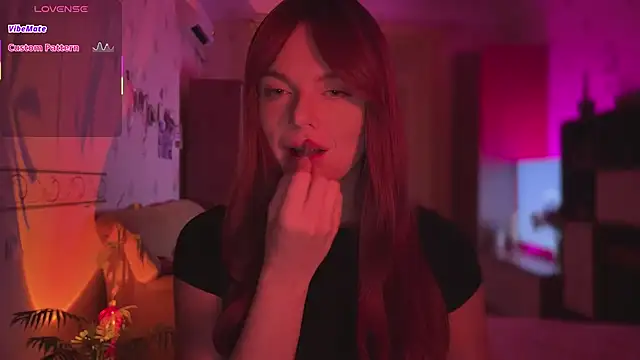 CherryRed Girl online show from May 5, 9:45 pm