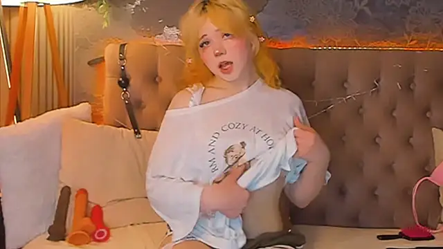 EmilyAngells online show from April 29, 6:50 am