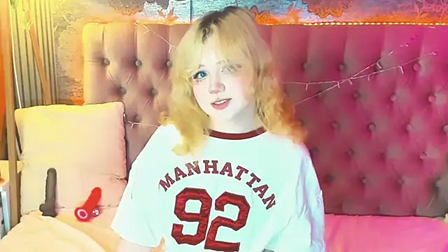 EmilyAngells online show from May 21, 7:15 am
