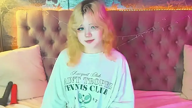 EmilyAngells online show from May 22, 6:09 am