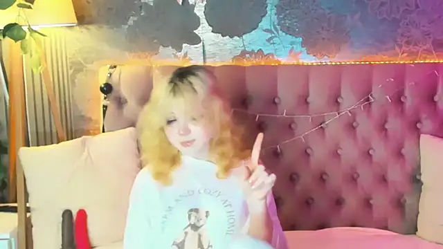 EmilyAngells online show from May 25, 6:08 am