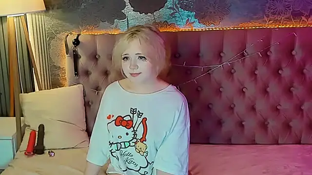 EmilyAngells online show from June 10, 6:56 am