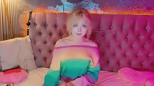 EmilyAngells online show from June 12, 6:23 am