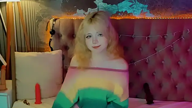 EmilyAngells online show from June 22, 7:05 am