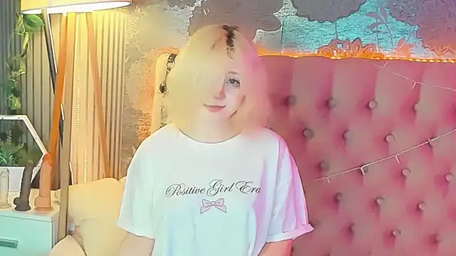 EmilyAngells online show from July 19, 7:12 am