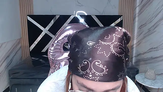 Snapshot of Angeles_v chatting on March 7, 7:38 pm Angeles v online show from March 7, 7:38 pm