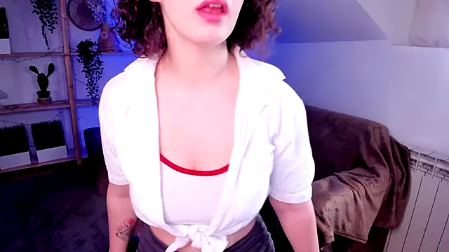 CurlyVixen online show from March 17, 7:13 am