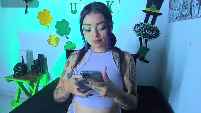 Snapshot of ChloeAllennn chatting on March 19, 3:20 am ChloeAllennn online show from March 19, 3:20 am