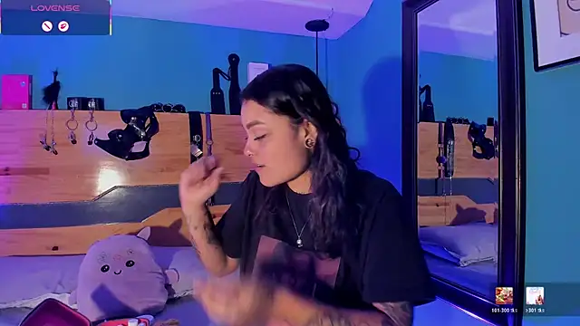 ChloeAllennn online show from March 14, 12:06 am