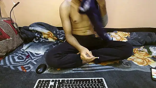 Snapshot of rahulkajuuu0909 chatting on December 1, 10:26 pm rahulkajuuu0909 online show from December 1, 10:26 pm