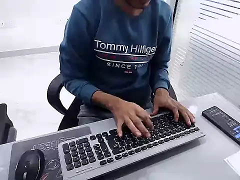 Snapshot of rahulkajuuu0909 chatting on December 4, 11:19 am rahulkajuuu0909 online show from December 4, 11:19 am