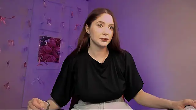 Snapshot of hazel_sullivan chatting on April 11, 8:29 am hazel sullivan online show from April 11, 8:29 am