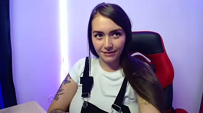 Luna kitty online show from February 25, 11:00 pm