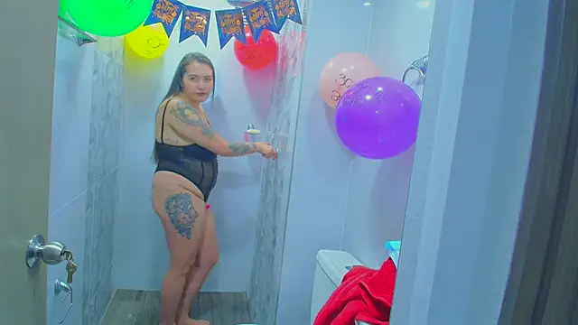 Luna kitty online show from October 31, 4:08 pm