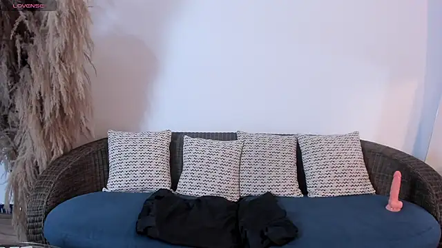 Ivaannaa  online show from March 1, 11:06 am