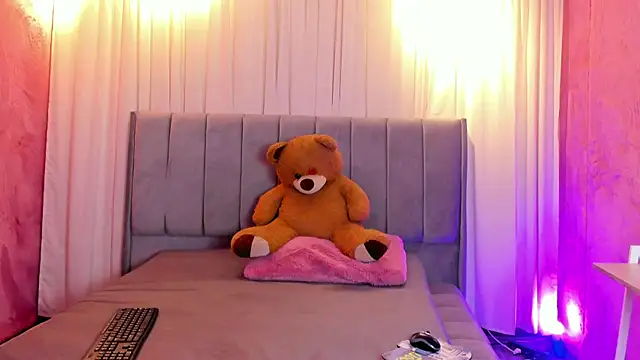 nanii velvett online show from February 27, 1:07 pm
