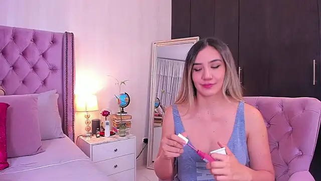 natashaleightt online show from March 9, 8:52 pm