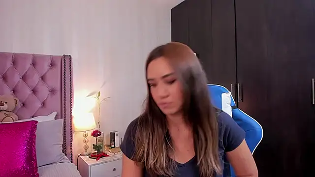 natashaleightt online show from May 30, 1:35 am