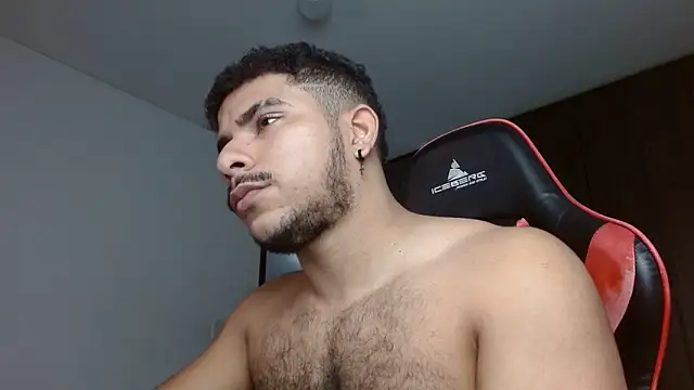 Snapshot of Javier_Hot27 chatting on March 4, 4:46 pm Javier Hot27 online show from March 4, 4:46 pm