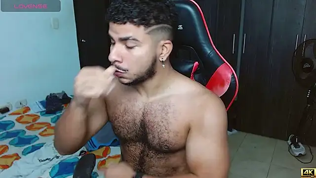 Snapshot of Javier_Hot27 chatting on March 23, 3:49 pm Javier Hot27 online show from March 23, 3:49 pm