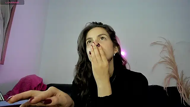 Snapshot of jessyegoldenn chatting on May 24, 7:30 pm jessyegoldenn online show from May 24, 7:30 pm
