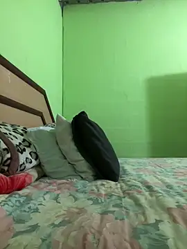 Snapshot of BttmGuy01 chatting on February 6, 10:02 pm BttmGuy01 online show from February 6, 10:02 pm