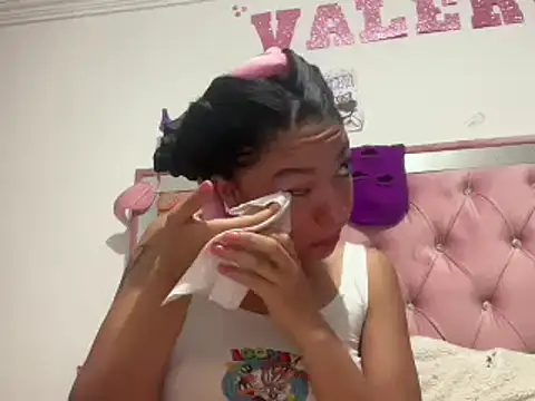 Snapshot of hellokitty__valery chatting on February 26, 6:26 am hellokitty valery online show from February 26, 6:26 am