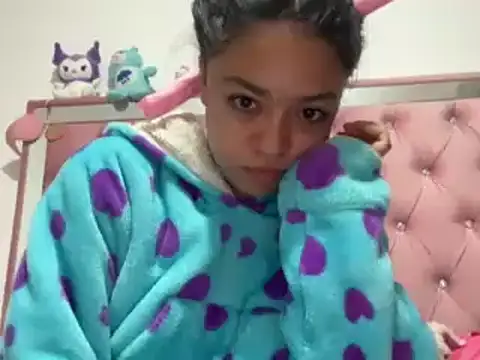 Snapshot of hellokitty__valery chatting on February 27, 2:21 am hellokitty valery online show from February 27, 2:21 am