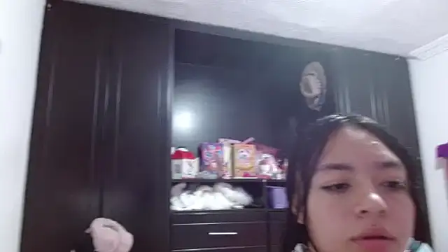 Snapshot of hellokitty__valery chatting on March 21, 6:05 am hellokitty valery online show from March 21, 6:05 am