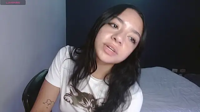 Snapshot of hellokitty__valery chatting on October 11, 4:12 am hellokitty valery online show from October 11, 4:12 am