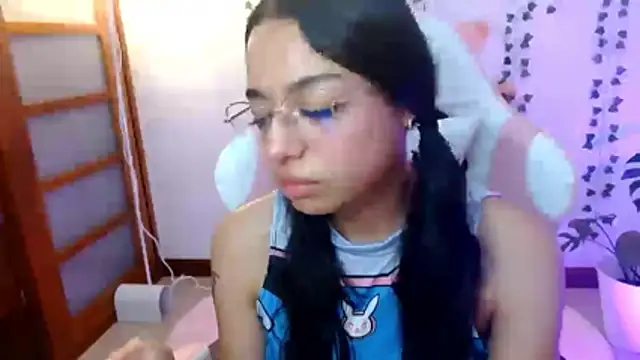 hellokitty  valery online show from June 12, 1:59 am
