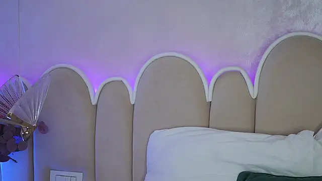 Snapshot of Alice_Voss chatting on March 23, 7:01 am Alice Voss online show from March 23, 7:01 am