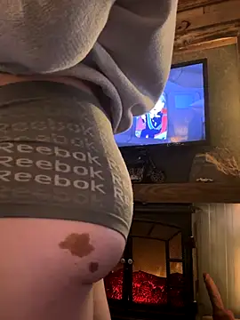 Snapshot of Polaroid_White chatting on November 28, 8:28 am Polaroid White online show from November 28, 8:28 am