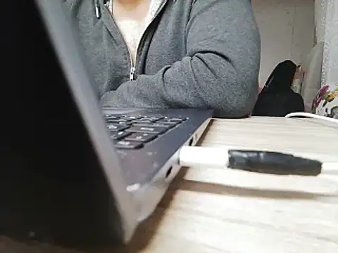 Snapshot of alykemylove01 chatting on February 28, 5:26 pm alykemylove01 online show from February 28, 5:26 pm