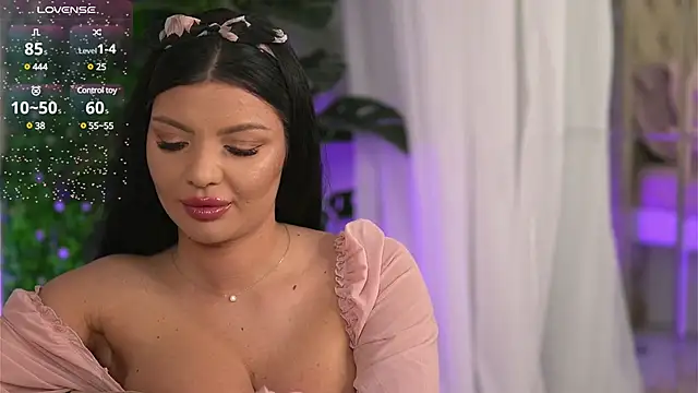 MadisonColes online show from March 12, 7:13 am