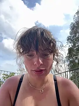 Snapshot of gynna_kimera chatting on March 5, 2:13 pm gynna kimera online show from March 5, 2:13 pm