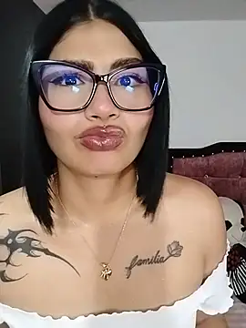 Snapshot of Kylie_brazt chatting on August 9, 3:55 am Kylie brazt online show from August 9, 3:55 am